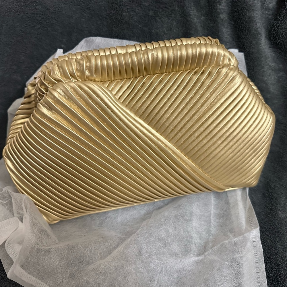 NEW” purse gold ✨